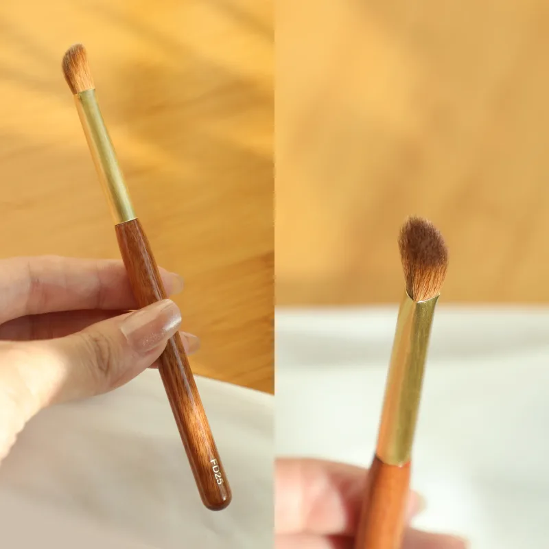 FD25 Kuas Highlighter Concealer Segitiga Rambut Musang Lembut Kuas Makeup Gagang Rosewood Afrika Kuas Makeup Kerajinan Tangan Pro