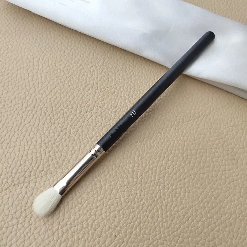 1pc M-serie make-upborstels Poedercontour Oogschaduw Make-upborstel Dierenhaar Houten handvat Hoge kwaliteit cosmetisch hulpmiddel Kunstenaar