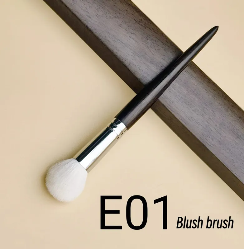 Kuas Rias Eyeshadow Mewah Alami Halus Rambut Kambing Eboni Menangani Kuas Pencampur Eye Shadow Alat Kecantikan