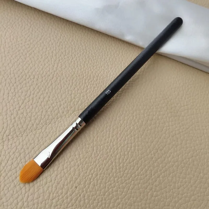 1pc M-serie make-upborstels Poedercontour Oogschaduw Make-upborstel Dierenhaar Houten handvat Hoge kwaliteit cosmetisch hulpmiddel Kunstenaar