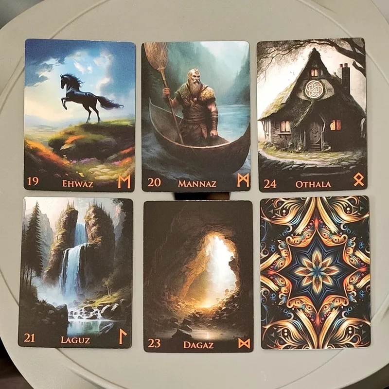 Weird World Runes Deck - 9*6cm 25 Elder Futhark Oracle Card para sa Divination na Naka-print sa 350GSM Double-embossed Cardstock