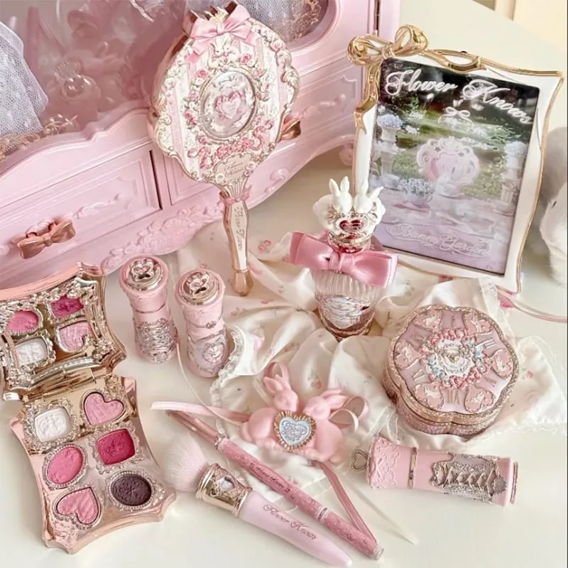 Σετ μακιγιάζ Flower Knows Shell Pearl Bunny Garden Setting Powder Lip Gloss Blush All in One Κιτ γκλίτερ για γκλίτερ μπέικιν πάουντερ