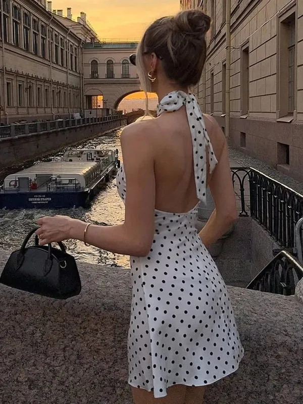 Pöttyös, elegáns, váll nélkül, ujjatlan, hát nélküli, magas derekú kötőfékű miniruha Y2K nyári divatos klubbuli Vestidos