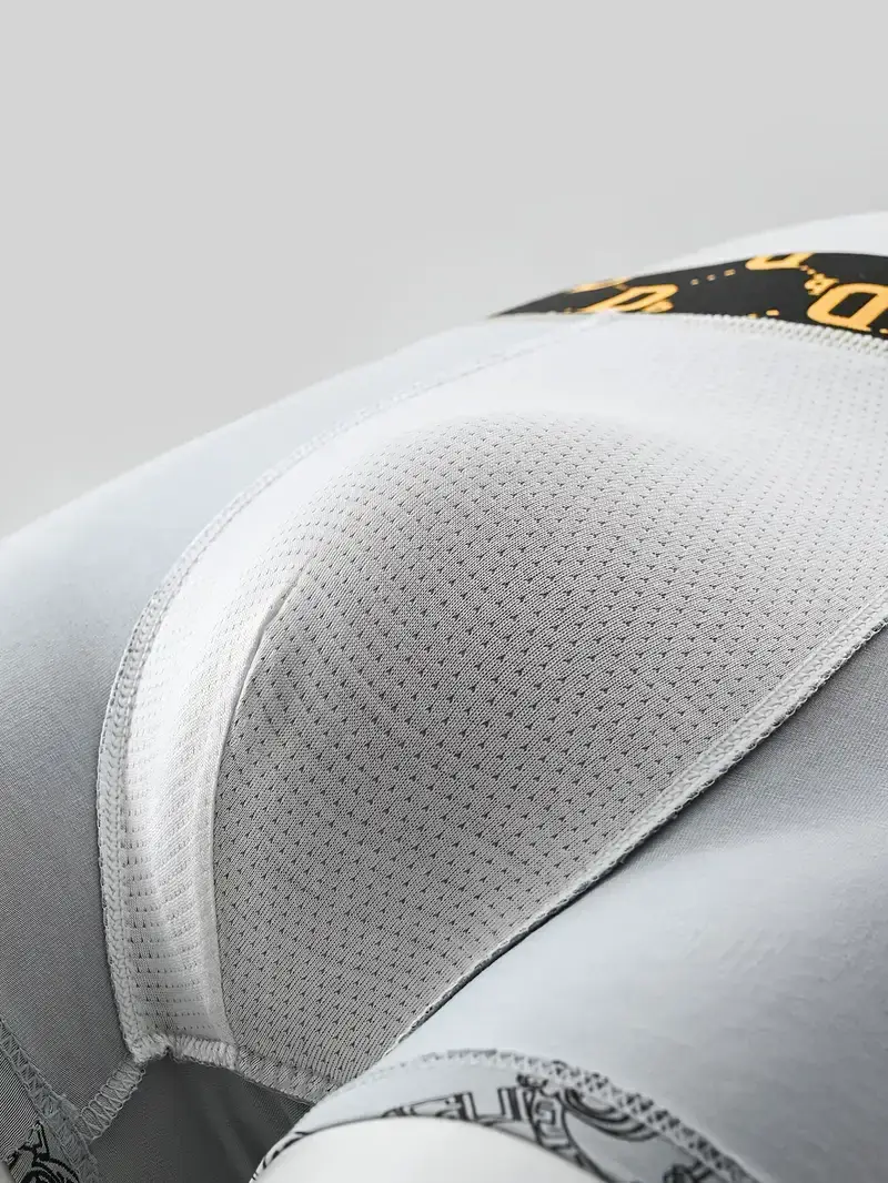 Men's 4PCS Luxury Printed Flat Corner Underwear Gold Belt Luxury Soft Breathable Comfortable Underwear Youth Boxing Pants