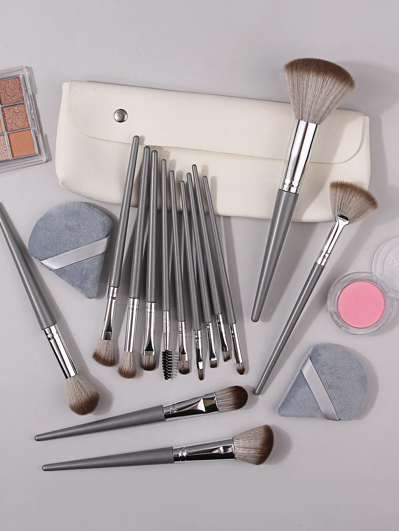 17-delige make-upborstelset Zacht pluizig professioneel cosmetisch foundationpoeder Oogschaduw Kabuki Blending Make-upborstel Beauty Tool
