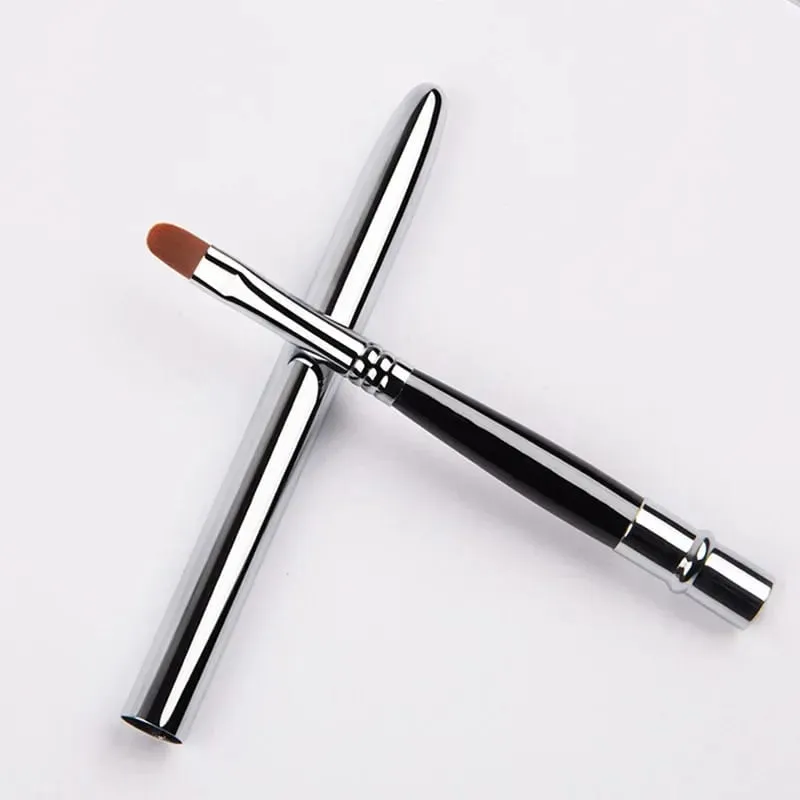 Draagbare zilveren lippen make-up kwast pen metalen handvat cosmetische lipgloss lippenstift lipgloss borstel met beschermkap make-up kwasten