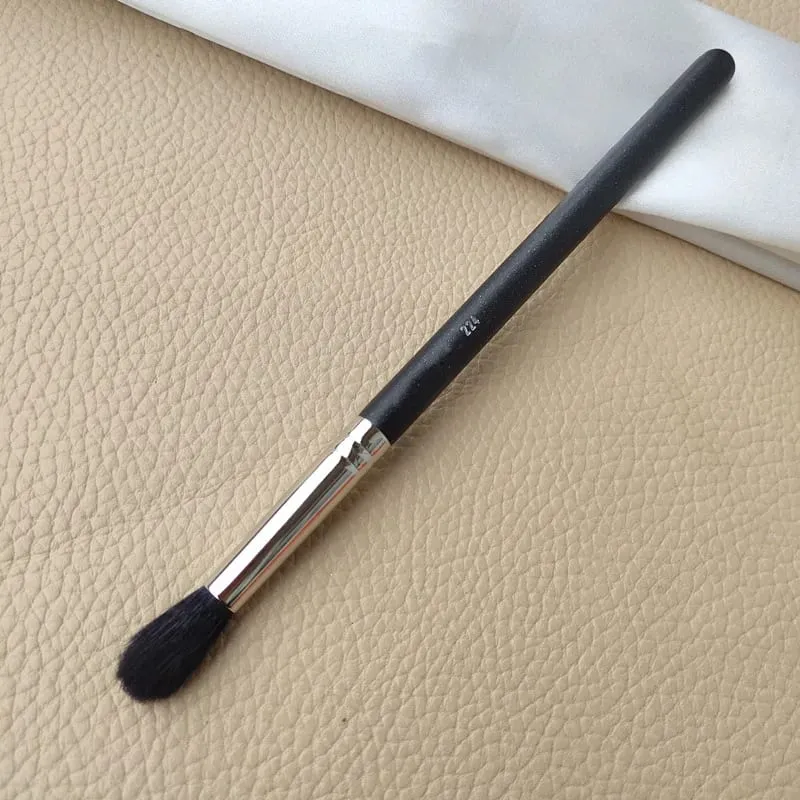 1pc M-serie make-upborstels Poedercontour Oogschaduw Make-upborstel Dierenhaar Houten handvat Hoge kwaliteit cosmetisch hulpmiddel Kunstenaar