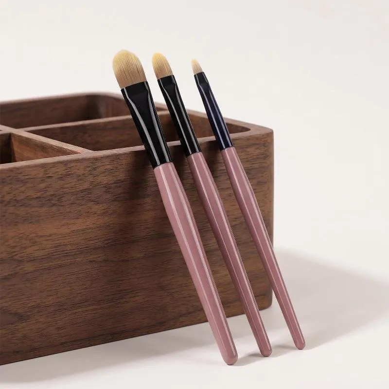 1/3 Buah Kuas Concealer Foundation Ultra-tipis Kuas Rias Wajah Kuas Kontur Alat Rias Wajah — image 4