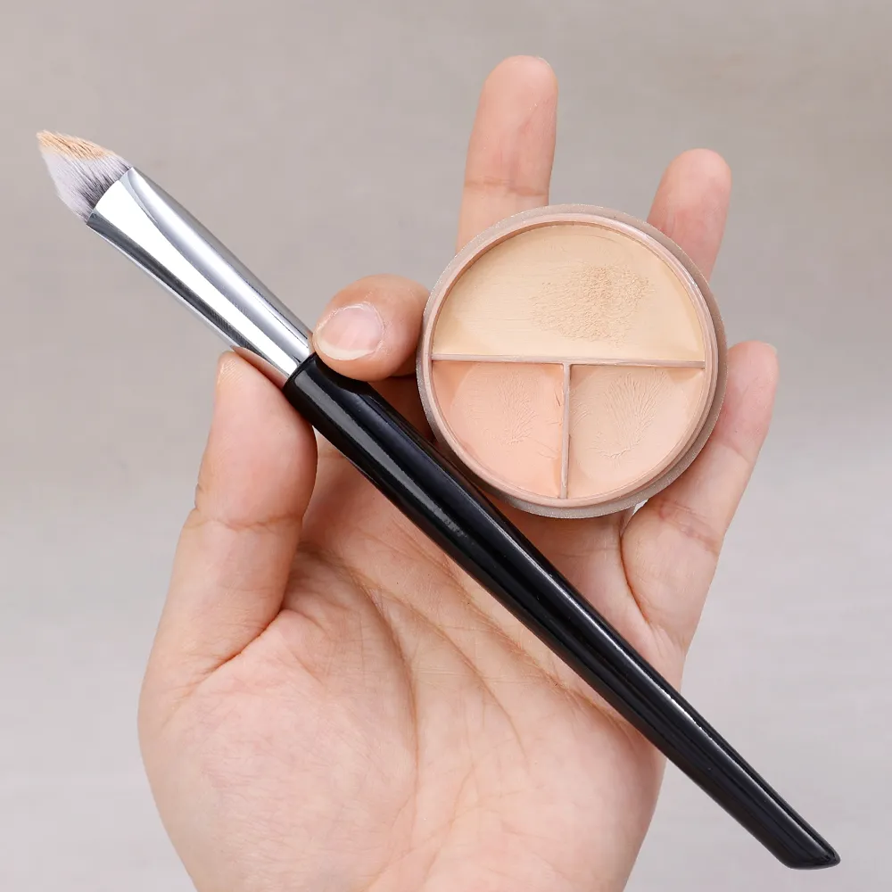 1Pcs Triangle Cone Concealer Brush Lacrimal Sulcus Cover Dark Circles Concealer Makeup Brushes Propesyonal na Makeup Beauty Tools