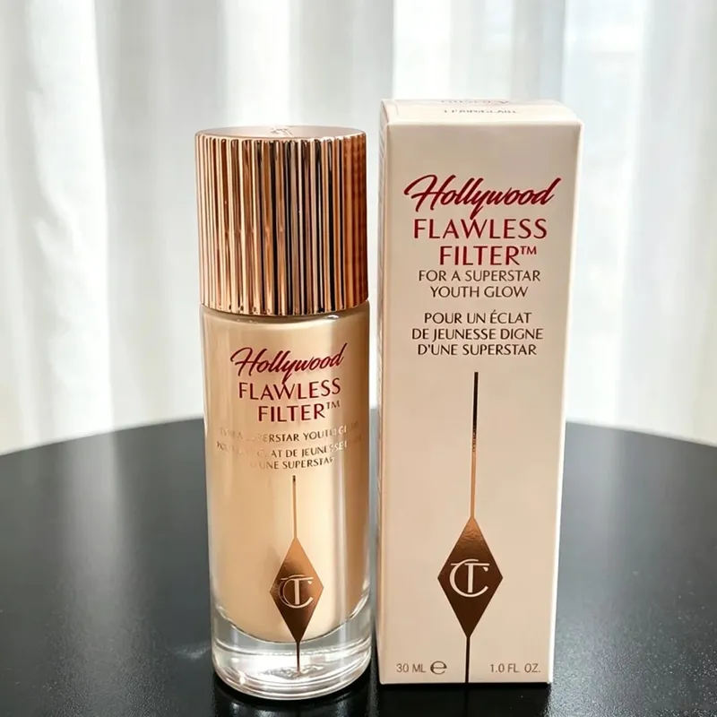 Charlotte Tilbury Cosmetics Flawless Liquid Highlighter Ενυδατώνει την επιδερμίδα Πολυτελής Παλέτα Σατέν-ματ Shimmer Μεταλλικά φινιρίσματα