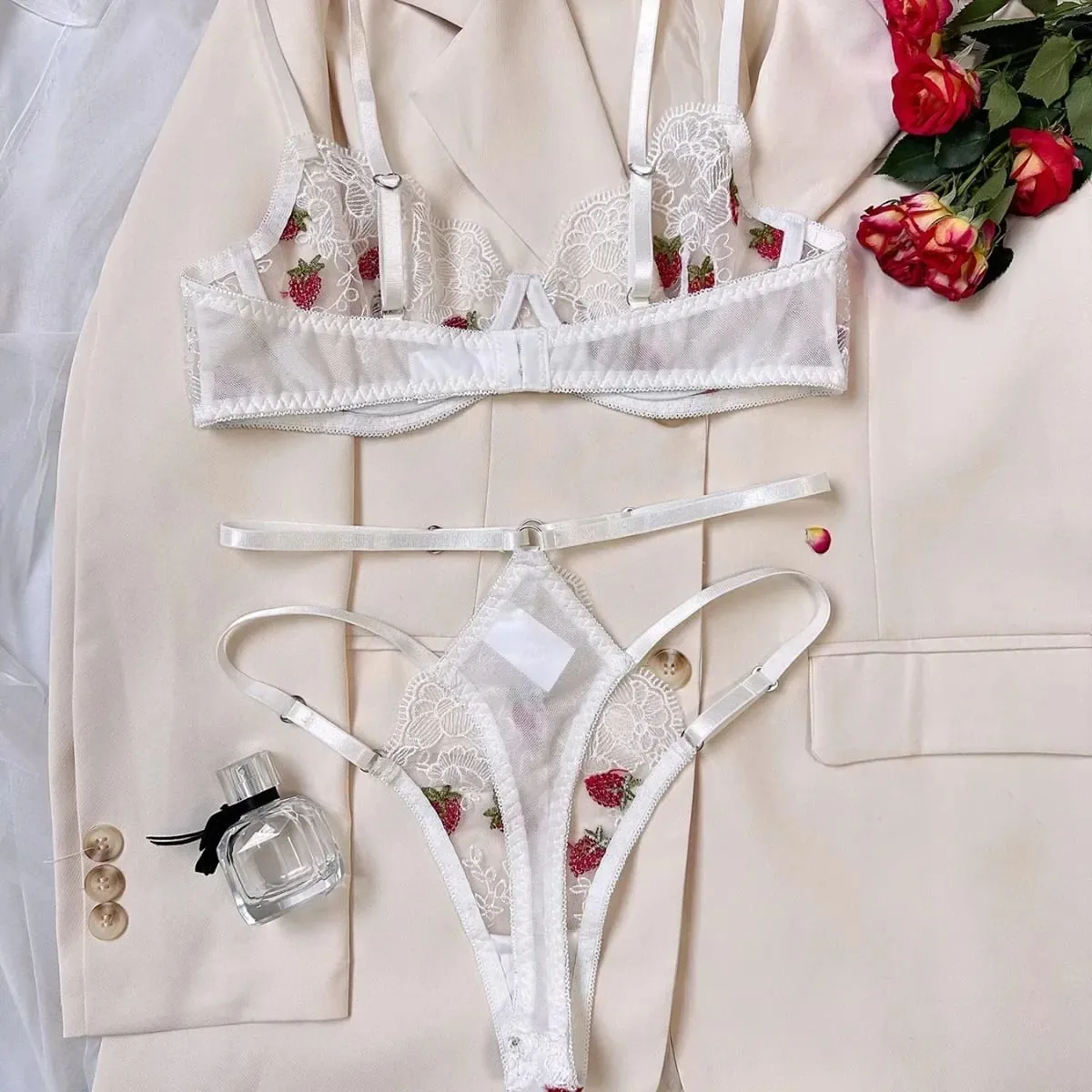 Pakaian Dalam Perspektif Bordir Stroberi Gadis Seksi dengan Cincin Baja Celana Bra Setelan Pakaian Eksotis Transparan Manis Wanita
