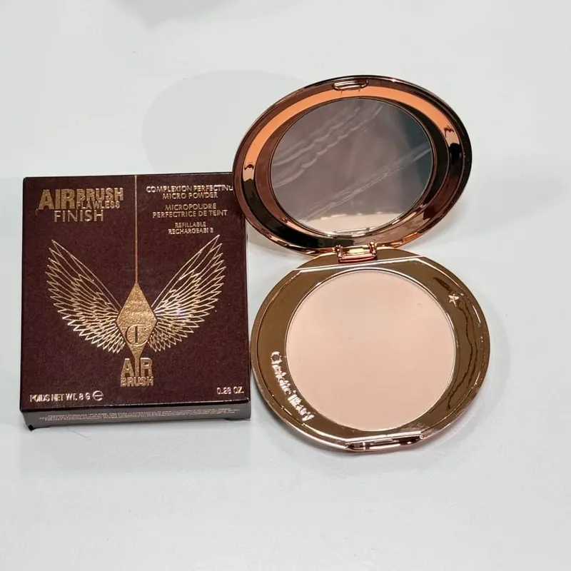 Charlotte Tilbury Cosmetics Flawless Liquid Highlighter Ενυδατώνει την επιδερμίδα Πολυτελής Παλέτα Σατέν-ματ Shimmer Μεταλλικά φινιρίσματα