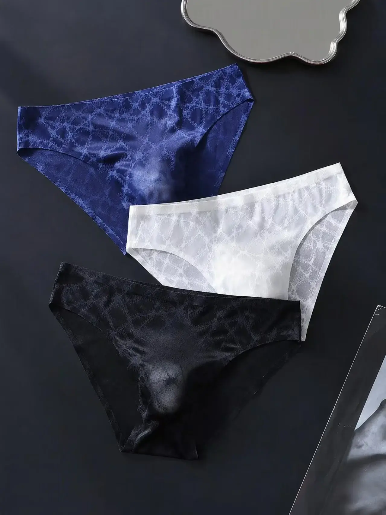 3PCS Sexy Mens Seamless Panties Ice Ultra Thin Sports Fitness Bulge Pouch briefs Male Panties Low Waist