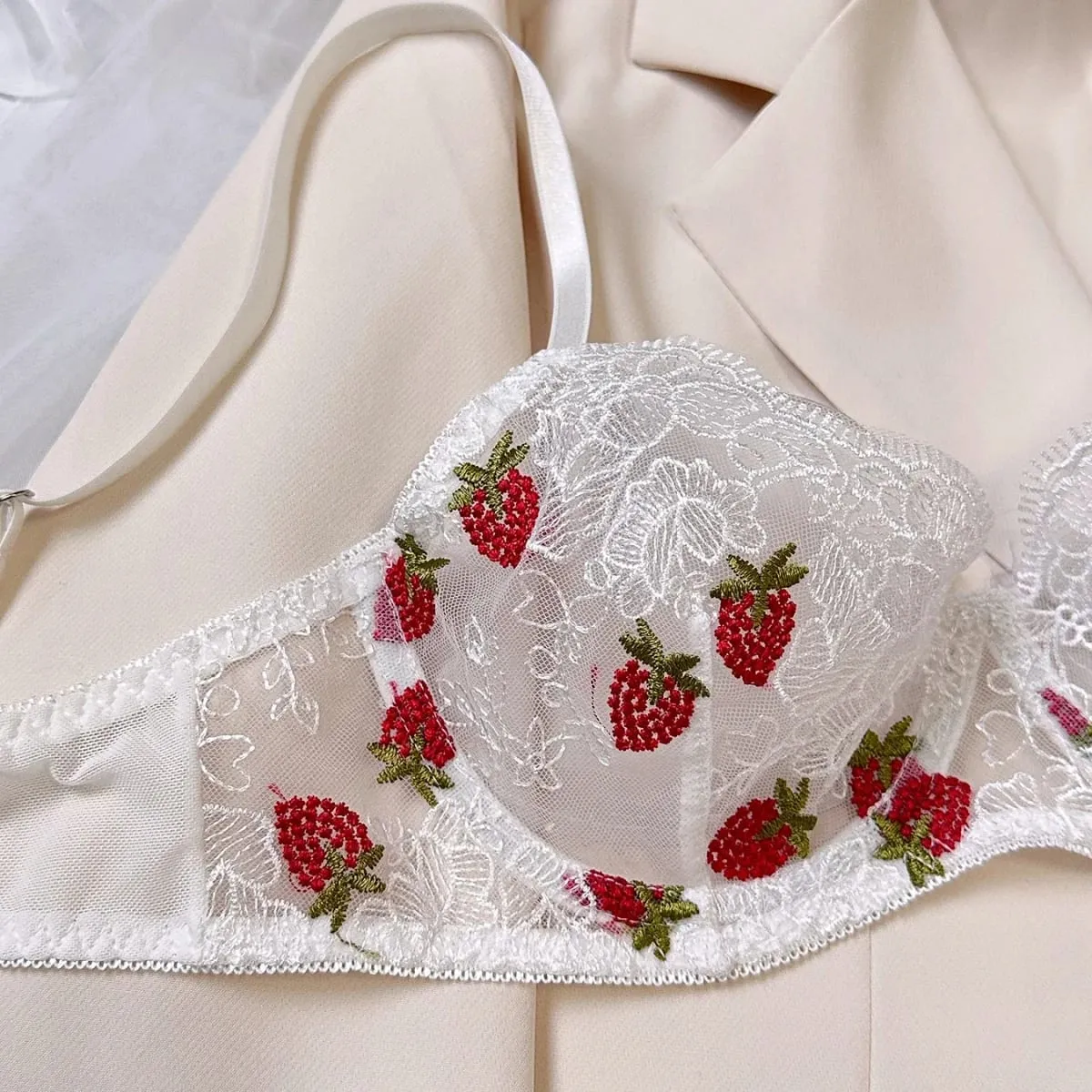 Pakaian Dalam Perspektif Bordir Stroberi Gadis Seksi dengan Cincin Baja Celana Bra Setelan Pakaian Eksotis Transparan Manis Wanita