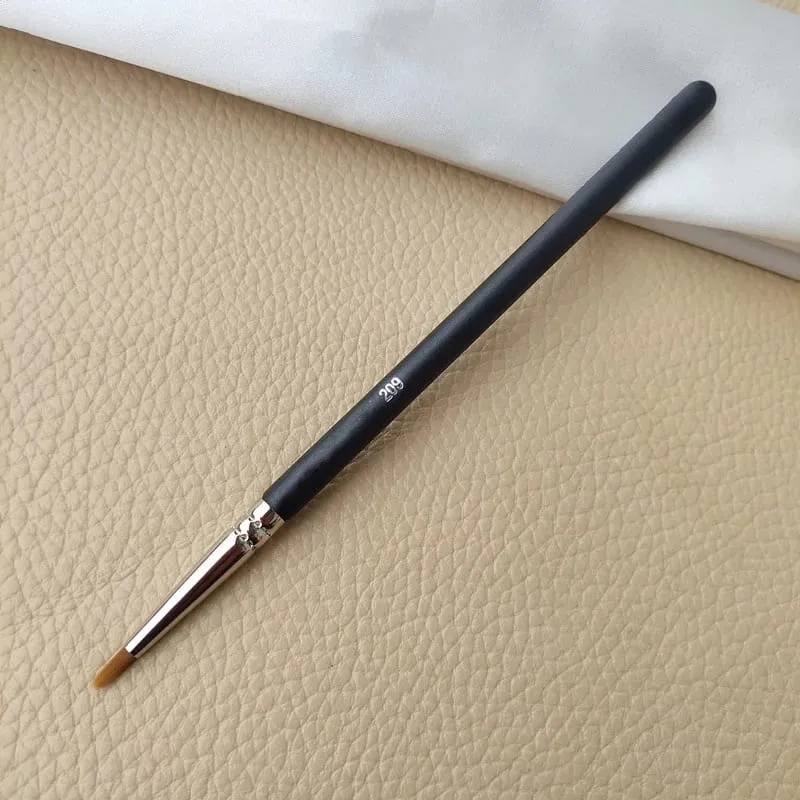 1pc M-serie make-upborstels Poedercontour Oogschaduw Make-upborstel Dierenhaar Houten handvat Hoge kwaliteit cosmetisch hulpmiddel Kunstenaar