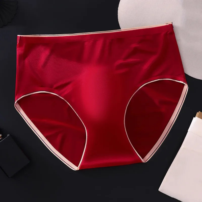 White Men Briefs Stylish Low Waist Panties Briefs 50 Polyamide 50 Spandex Solid Pattern Design Breathable Fabric
