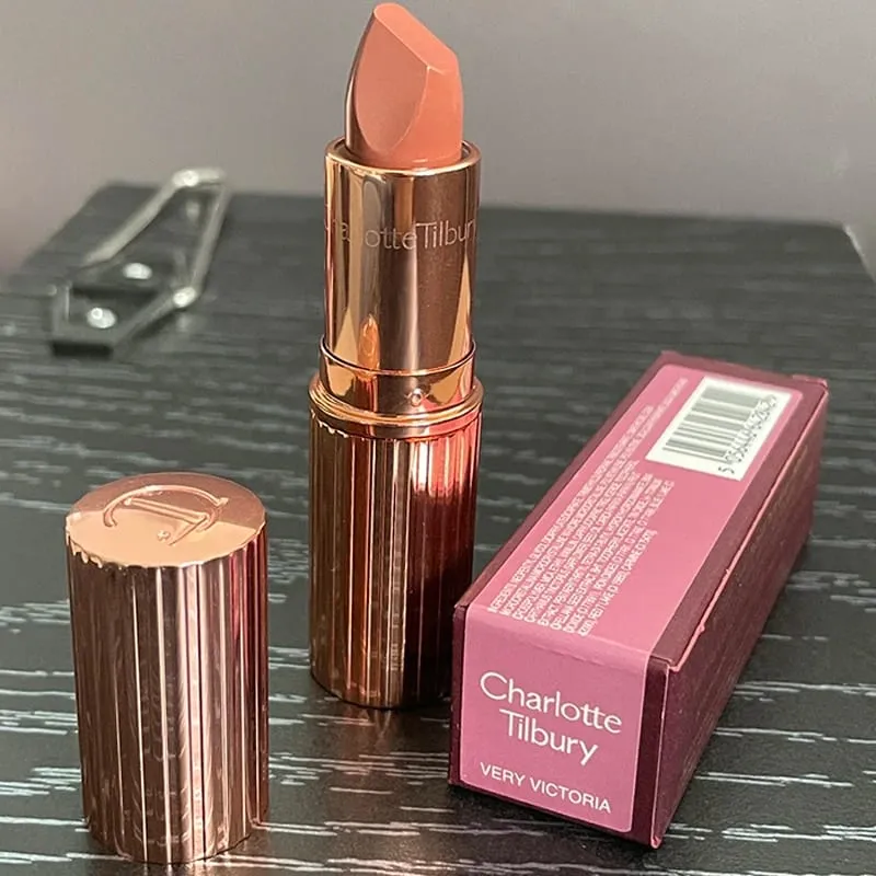 Set Rias CT Terlaris Palet Eyeshadow Empat Warna Bedak Pengaturan Matte Kosmetik Lipstik Kelas Atas Efek Concealer Wajah