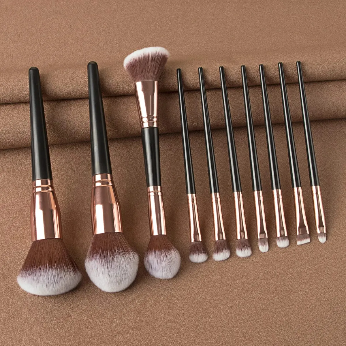 15 Buah Set Kuas Rias dengan Tas Bedak Eye Shadow Foundation Bibir Alat Kecantikan Profesional Kuas Rias