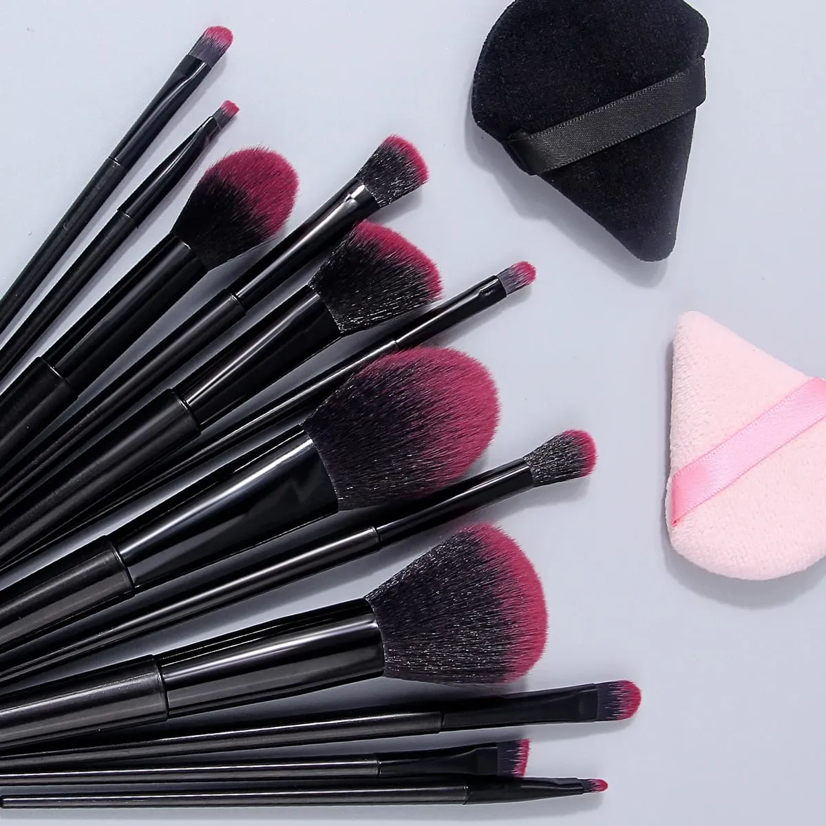 Hot Sale 14Pcs Kumpletong Makeup Brushes Kit Soft Skin-Friendly Fluffy Cosmetic Brushes na may Black at Pink Triangle Makeup Puffs