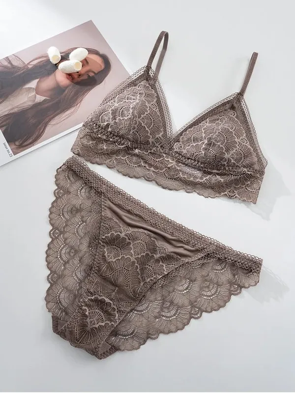 Birdtree Real Silk Bra Brief Σετ Γυναικεία Triangle Cup Εσώρουχα Χαμηλή μέση Δαντέλα Κομψά Σετ Άνοιξη 2026 Νέο A61815JF