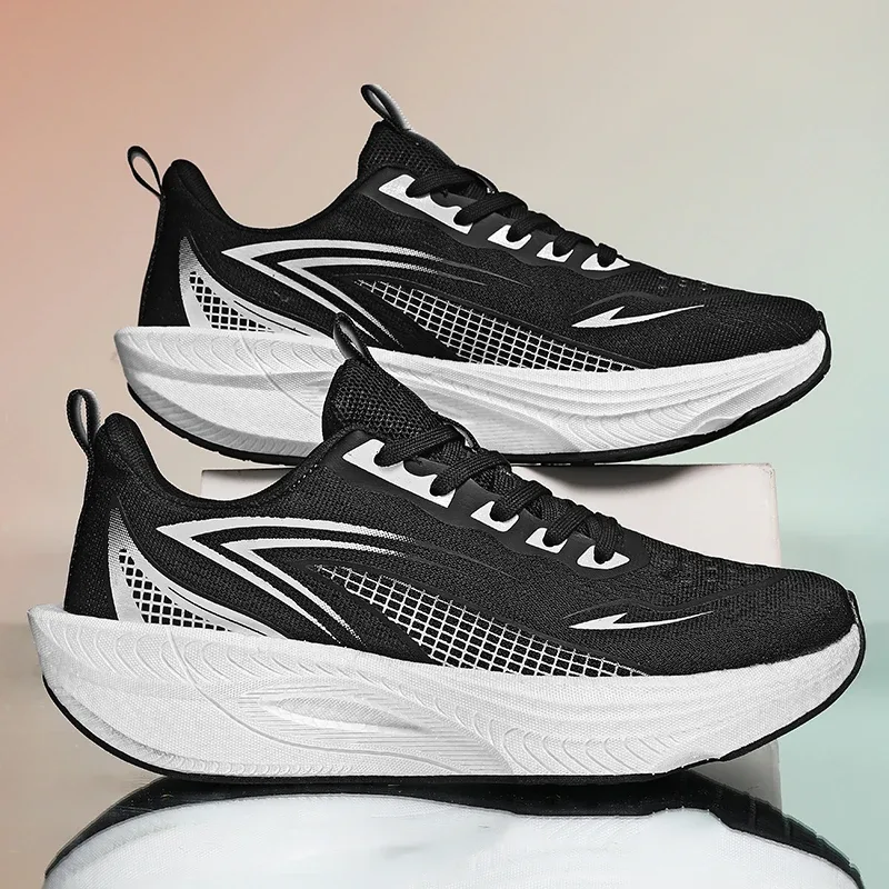 Sepatu Lari Pria Ringan Papan Karbon Khusus Maraton Pria Olahraga Sejuk Berjalan Sepatu Atletik Anti Selip Pria