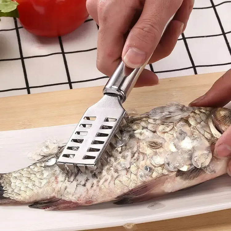 Halkövető eltávolító rozsdamentes acél fröccsenésgátló kaparó ergonomikus csúszásmentes markolattal, rozsdamentes konyhai eszköz a halak tisztításához
