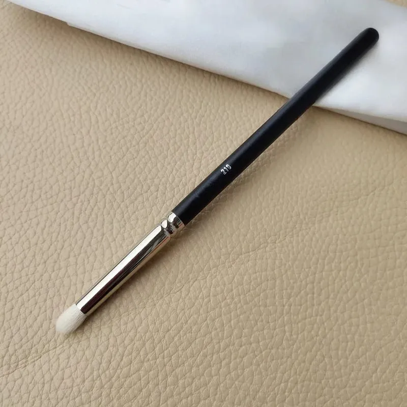 1pc M-serie make-upborstels Poedercontour Oogschaduw Make-upborstel Dierenhaar Houten handvat Hoge kwaliteit cosmetisch hulpmiddel Kunstenaar