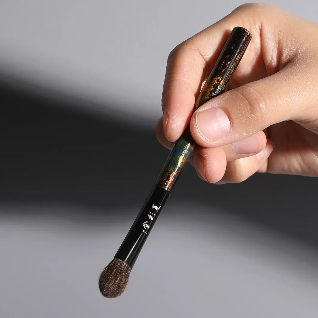 DS-02(HS) Kuas Rias Buatan Tangan Profesional Kuas Eye Shadow Besar Rambut Kambing Tupai Pinus Kuas Rias Gagang Pernis Mentah