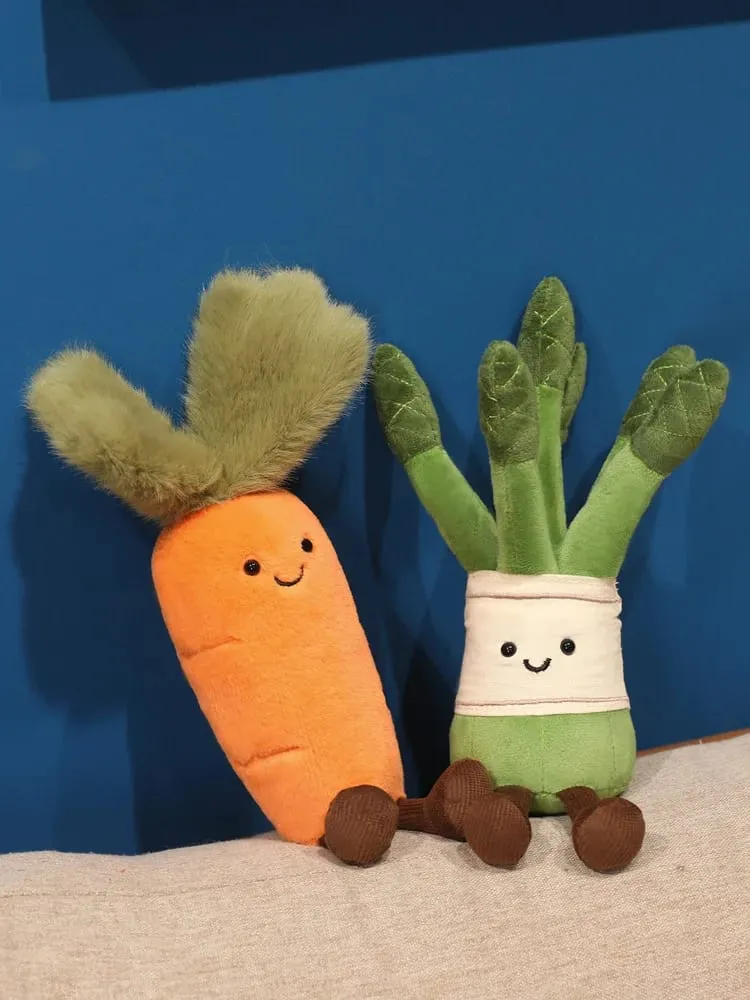 כרית קטיפה ירקות דמוי אדם ממולאים מחייכת תירס גזר בובת אספרגוס עם רגליים תפאורה אבזר מתנה
