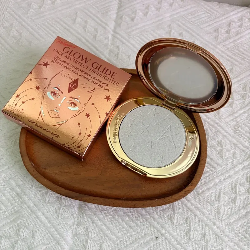 Charlotte Tilbury Starlight Powder Compact And Concealer Medium to Full Coverage Brightening Waterproof Hydrating Dewy Finish — image 10