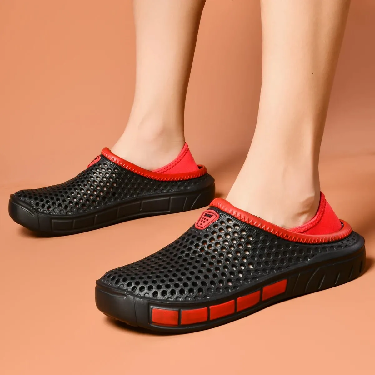 Breathable and lightweight these men's casual clogs are highly versatile! Available in multiple colors they redefine summer tr