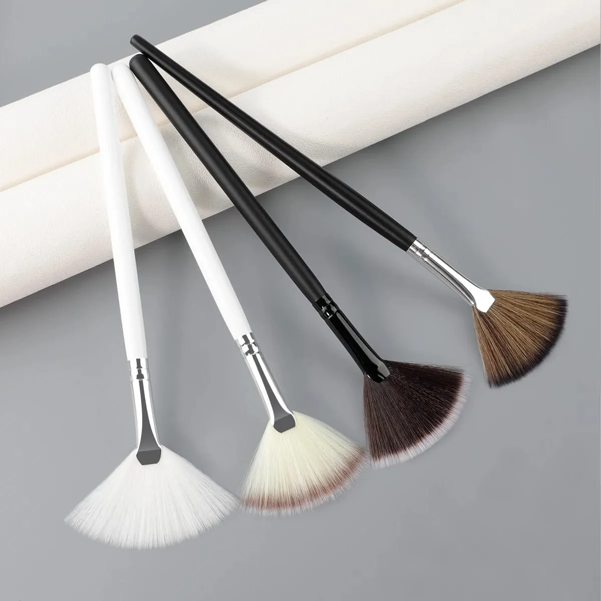 1pcs Bagong Praktikal na Facial Brushes Fan Makeup Brushes Soft Portable Mask Brushes Mga Kosmetikong Tool para sa Babaeng Babae Nail Charm Beaut