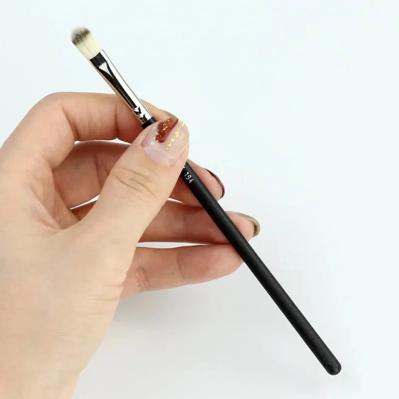 1pc M-serie make-upborstels Poedercontour Oogschaduw Make-upborstel Dierenhaar Houten handvat Hoge kwaliteit cosmetisch hulpmiddel Kunstenaar
