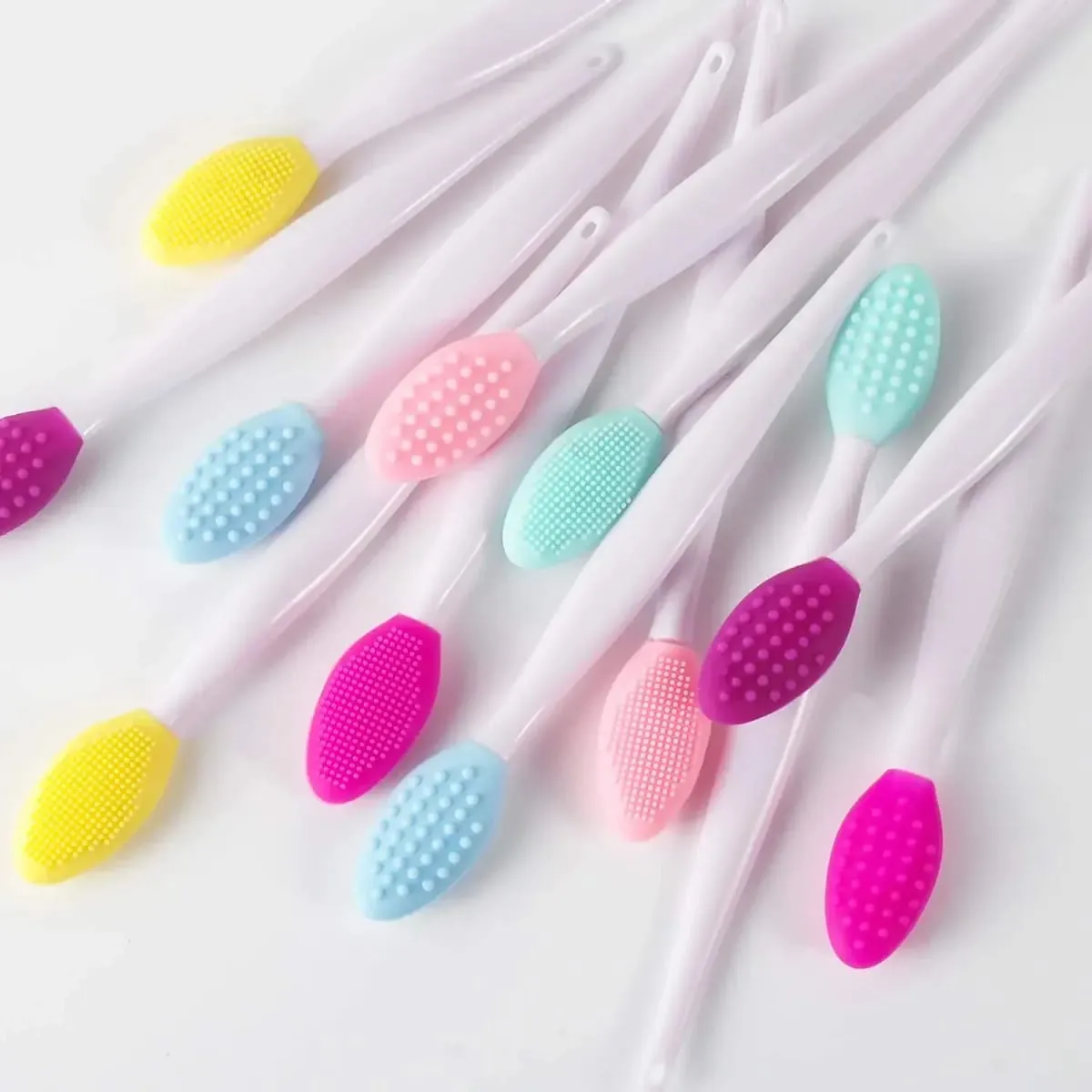 Grosir 4 Buah Baru Desain Fashion Hidung Dua Sisi Alat Silikon Bibir Scrub Exfoliator Kuas Make Up Kuas Makeup Set Kuas
