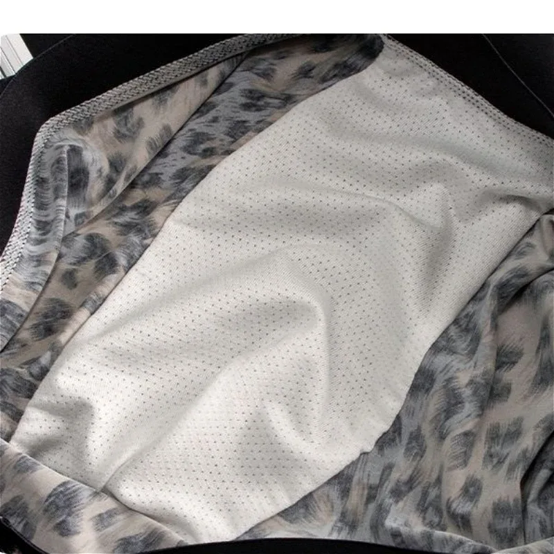 Mens ICE Silk ชุดชั้นในกางเกงขาสั้นกระเป๋านูนแบนนักมวยเสือดาว Quick DRY กางเกงชายไม่มีรอยต่อ Breathable กางเกงว่ายน้ำ