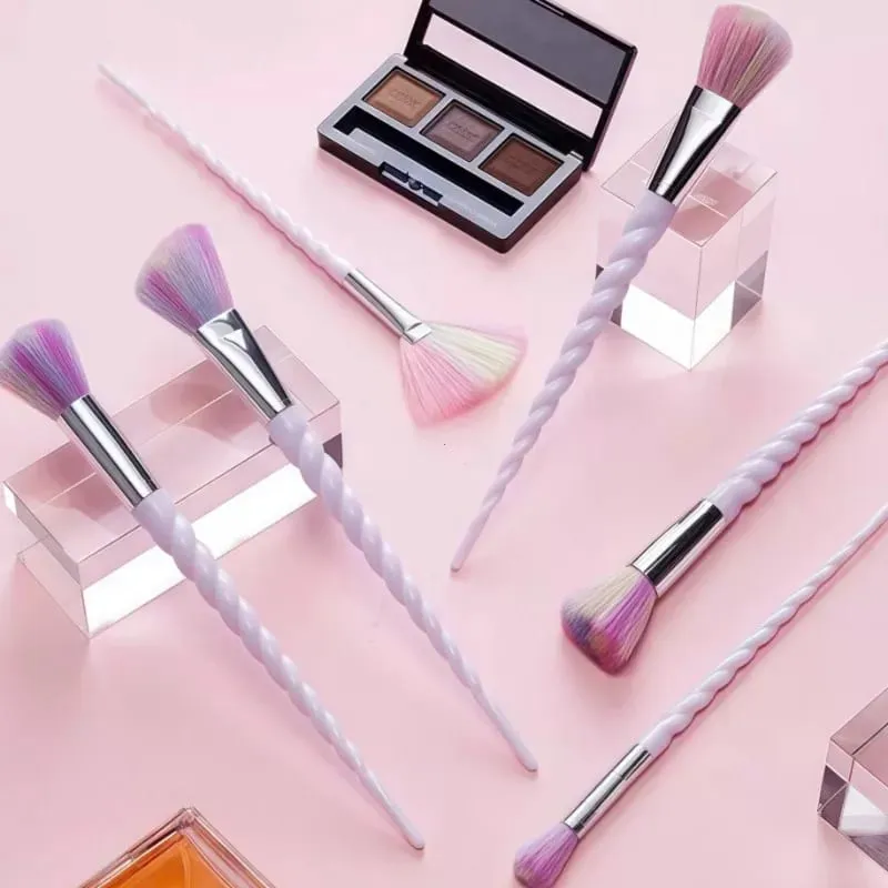 Πολύχρωμο σετ πινέλων μακιγιάζ 10 τεμαχίων Concealer πινέλα με κρυστάλλινη λαβή Εργαλεία καλλυντικών ομορφιάς Εργαλεία μακιγιάζ