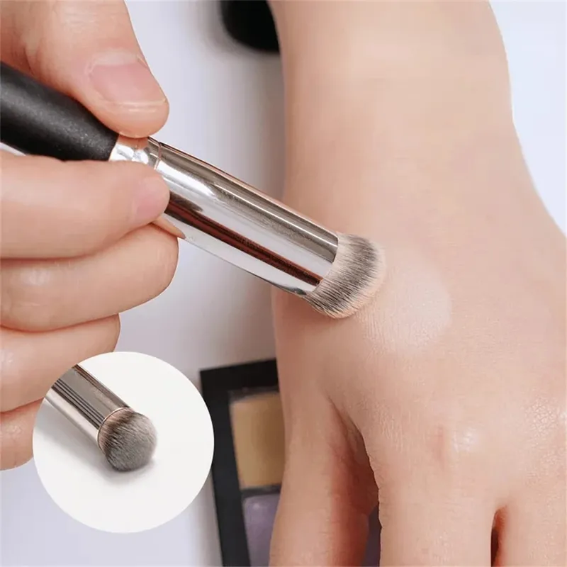 1/2/5 pcs Foundation Concealer Brush Premium Contour Blusher Brushes Flawless Under Eye Dense Face Makeup Brush Para sa Blending