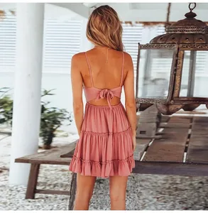 Abiti sexy in pizzo Abito da donna con cinturino per spaghetti Abito bianco da spiaggia estivo Mini abito da festa Abito a pieghe con scollo a V a trapezio aperto sul retro