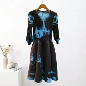 Miyake Pleated Dresses 2026 가을 신품 부드러운 프렌치 프린트 우아한 스트레치 플러스 사이즈 여성 긴 소매 바운스 플라워 버드 드레스